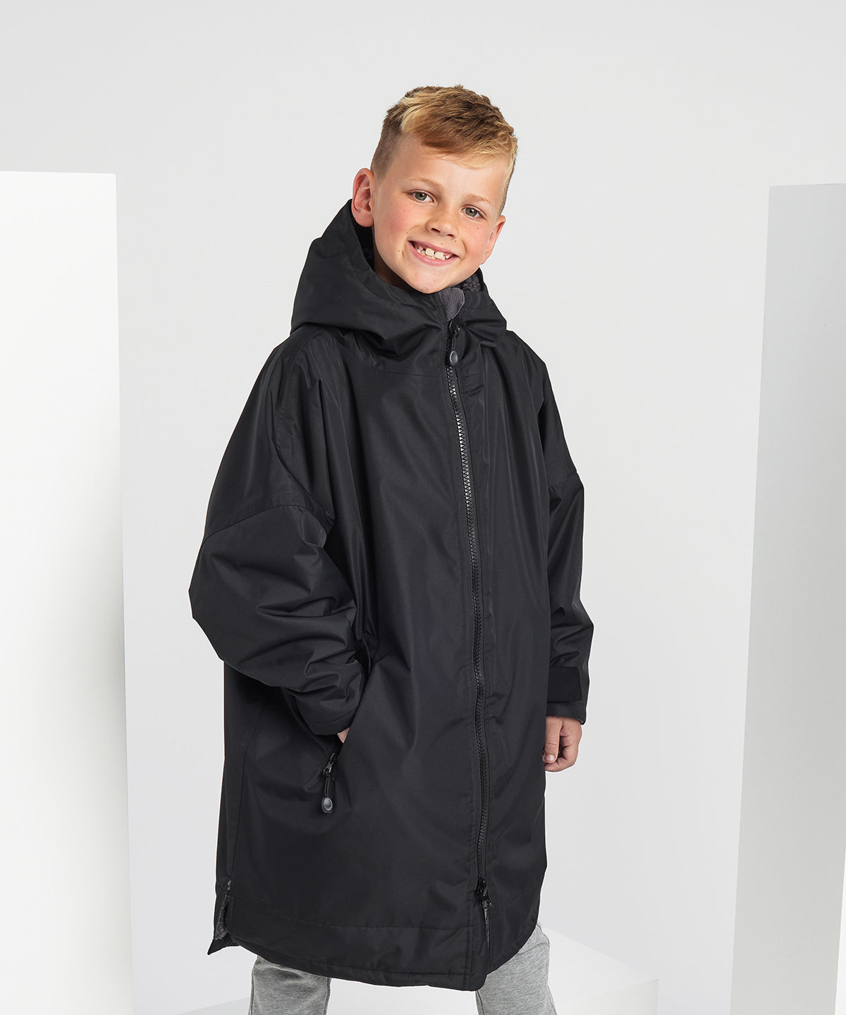Kids TriDri® Recycled all-seasons waterproof changing robe
